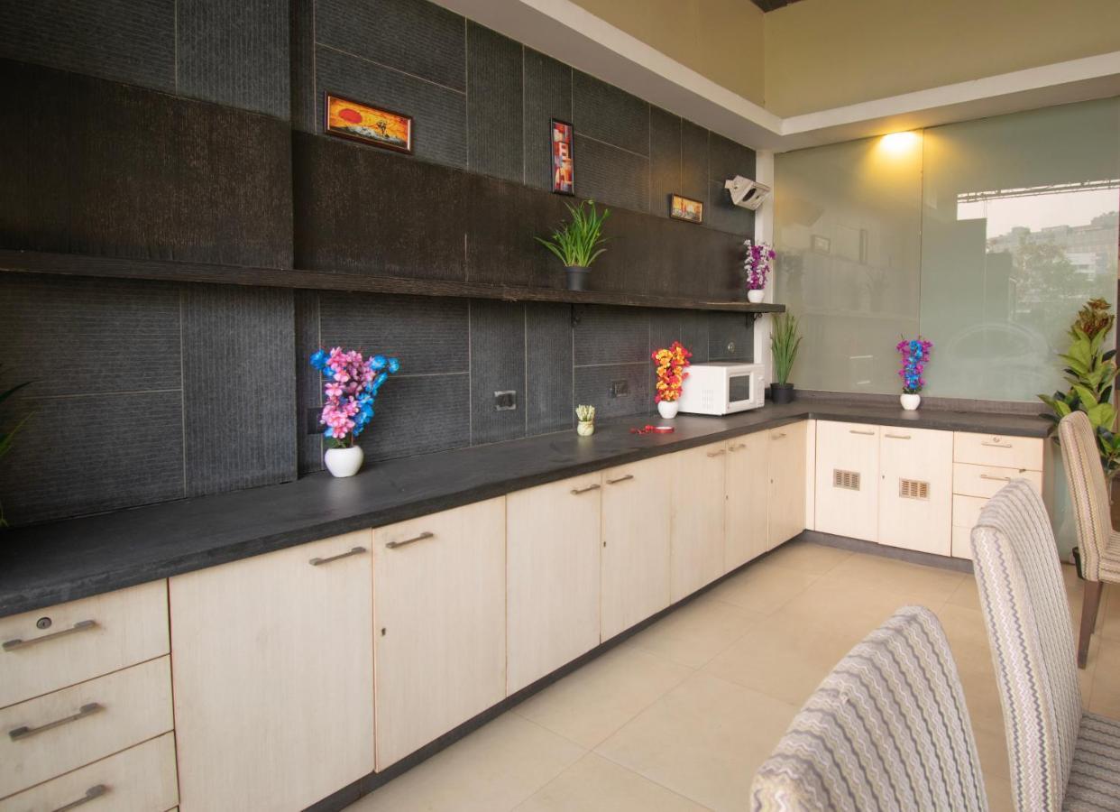 Octave Koregaon Park Pune Exteriör bild