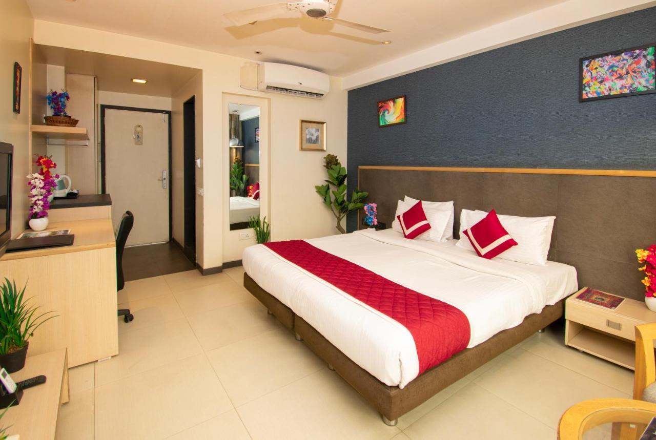 Octave Koregaon Park Pune Exteriör bild