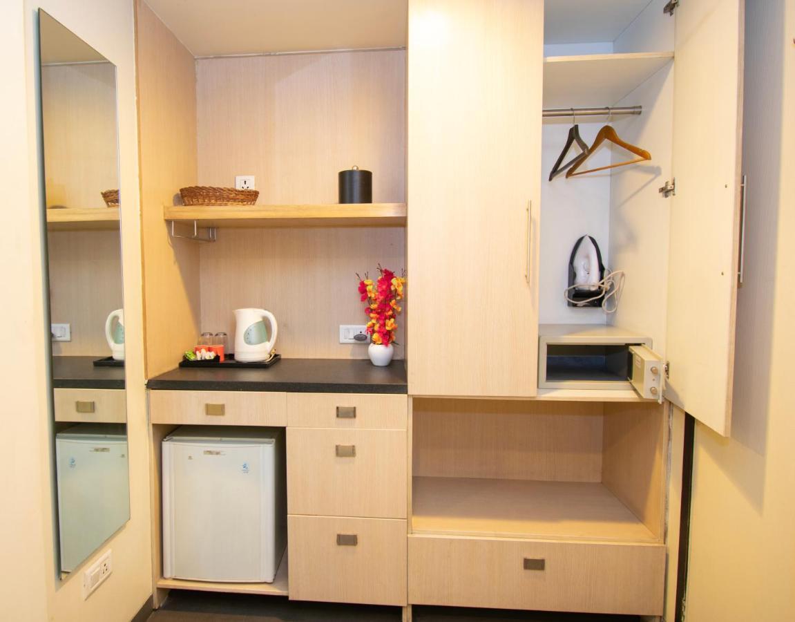 Octave Koregaon Park Pune Exteriör bild