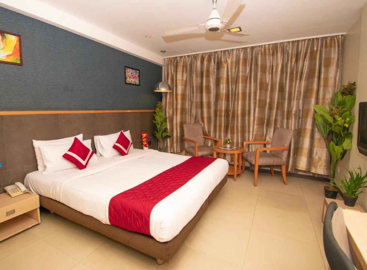 Octave Koregaon Park Pune Exteriör bild