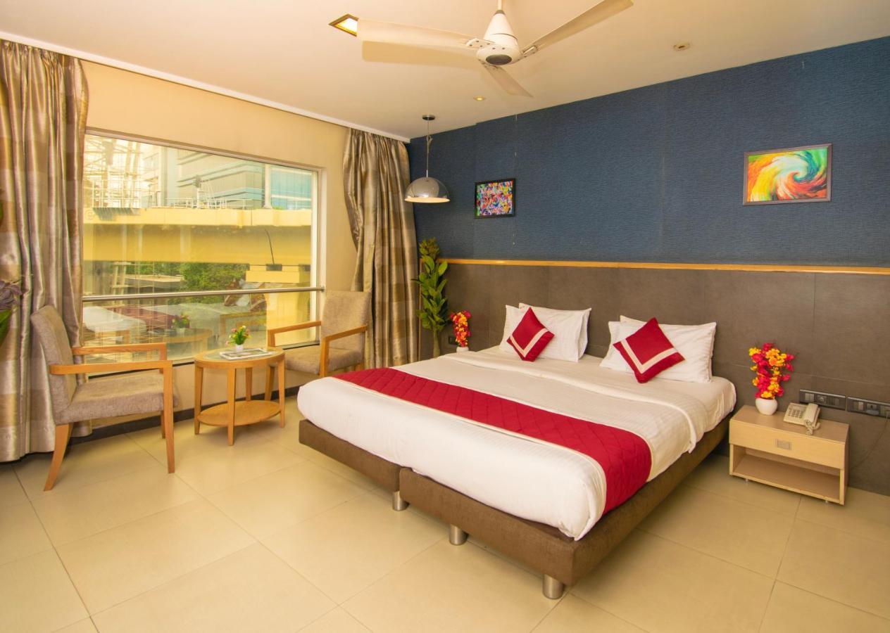 Octave Koregaon Park Pune Exteriör bild